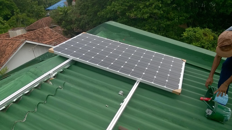 مشروع ريستار 32KW لتوصيل الشبكة الشمسية في كولومبو ، سريلانكا في عام 2015.